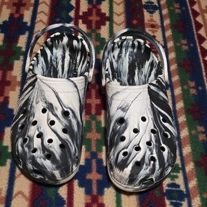 Crocs Unisex-Adult Size 12 Black and White Marble Pre-owned Great Condition
